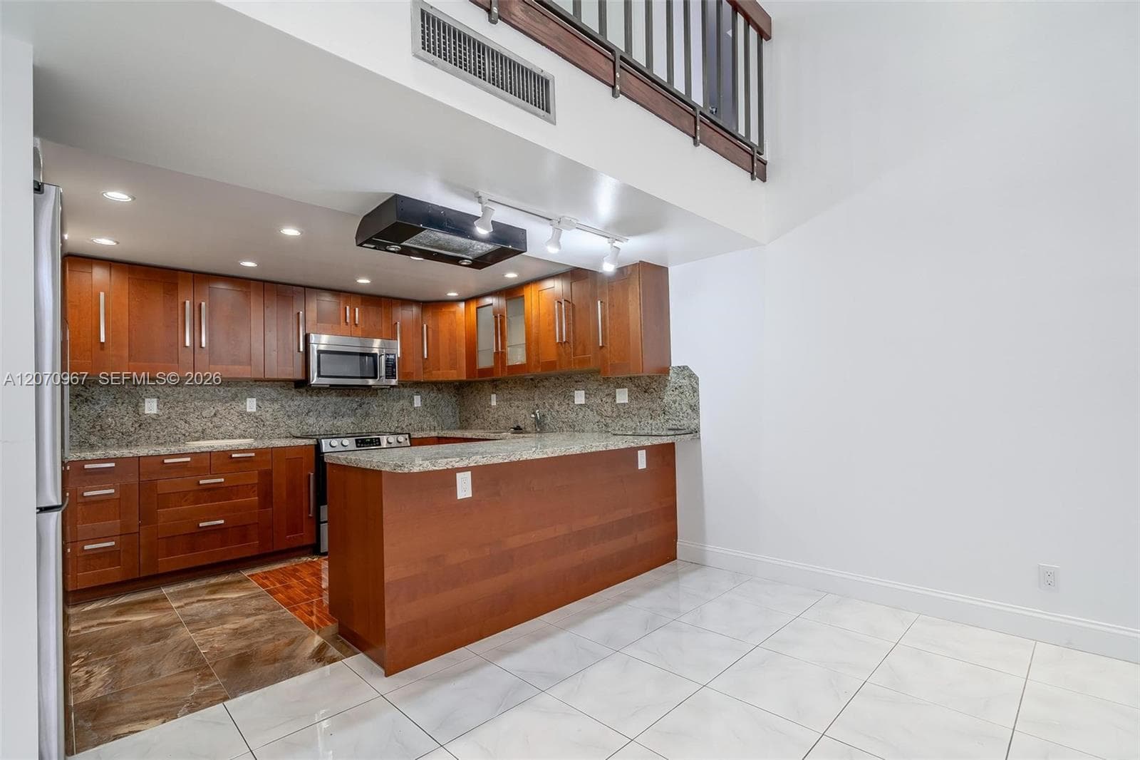 20347 W Country Club Dr #TH15 photo 4