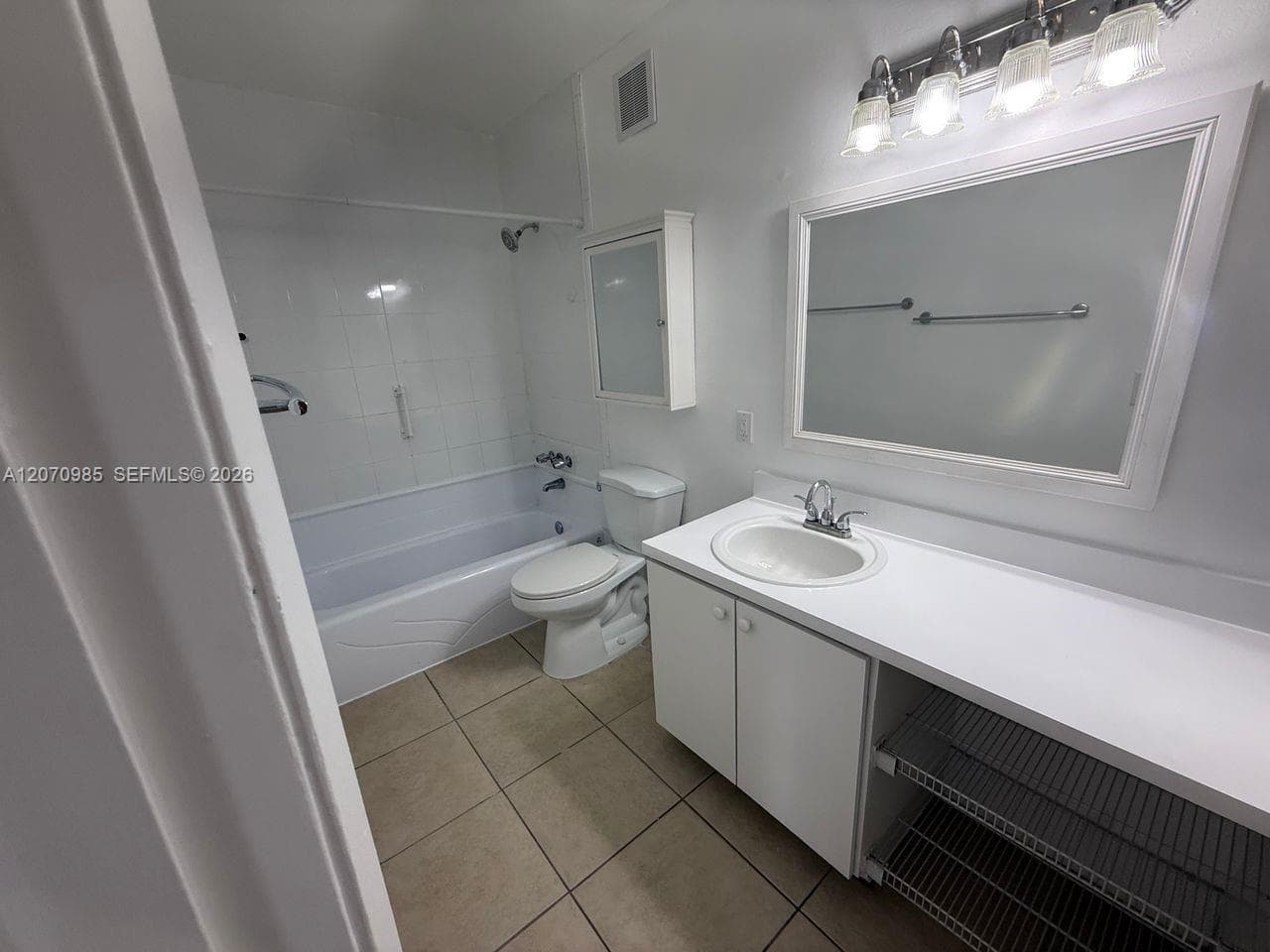 THE MEADOWS LAKE NORTH CO · #229B in Miami - Photo 16