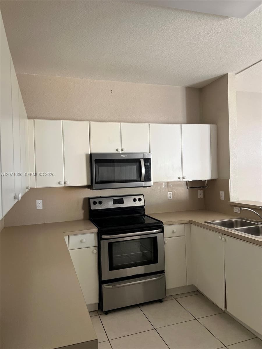 10861 NW 85th Ter photo 5