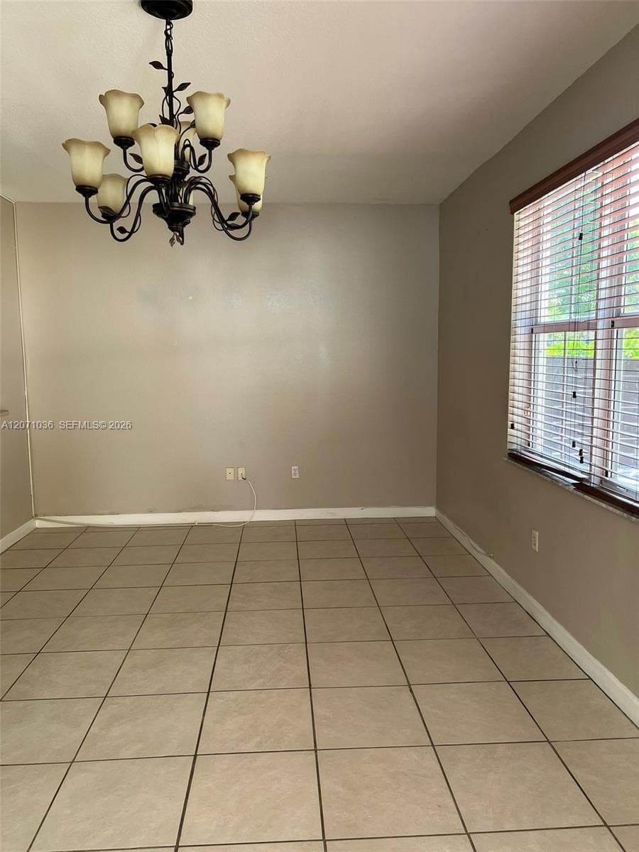 10861 NW 85th Ter photo 4