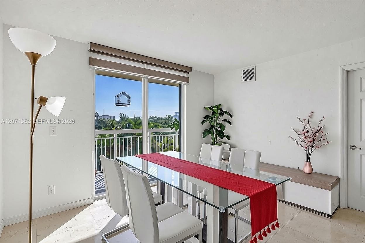 SEYBOLD POINTE CONDO · #607 in Miami - Photo 2