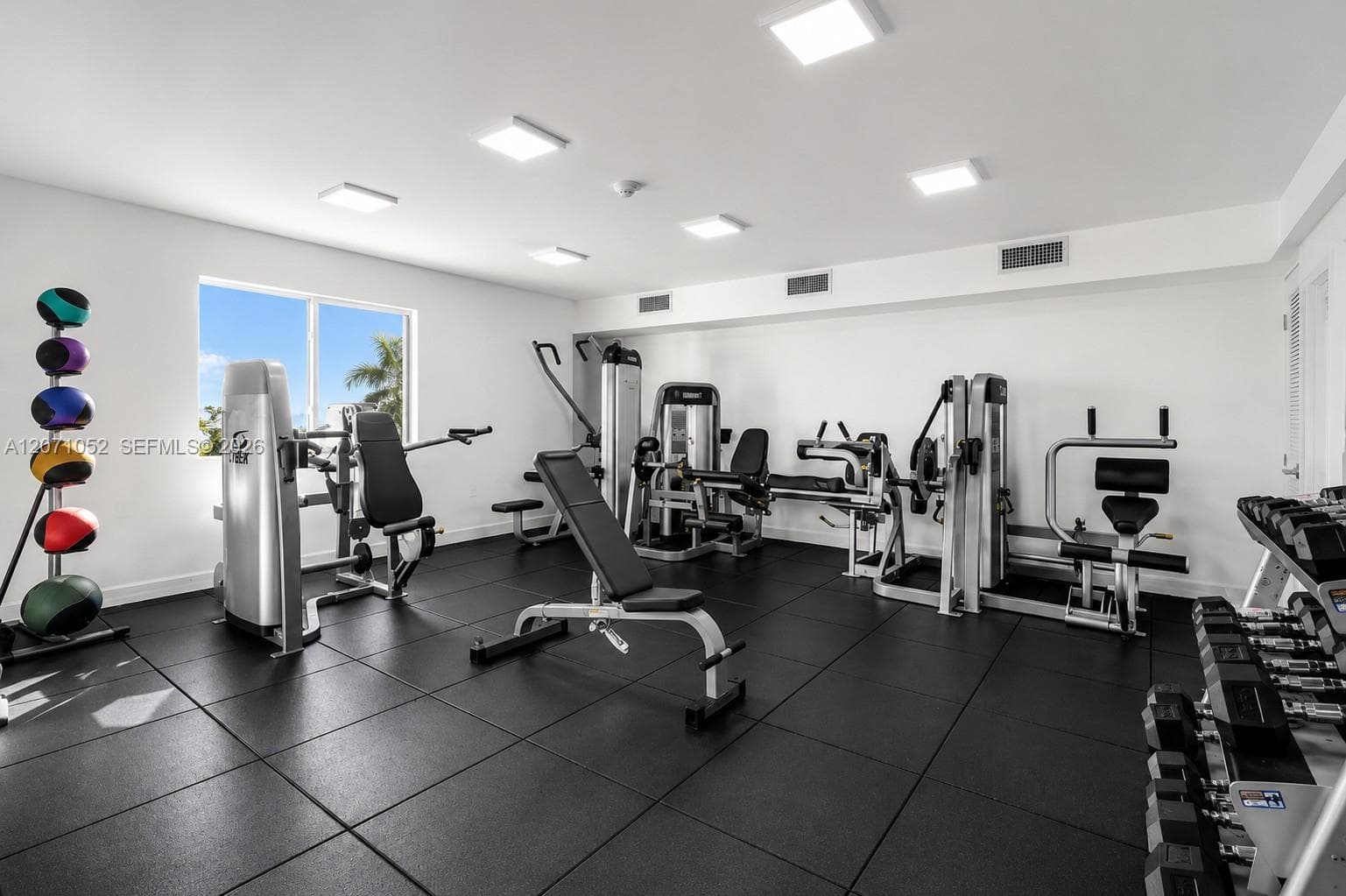 SEYBOLD POINTE CONDO · #607 in Miami - Photo 16
