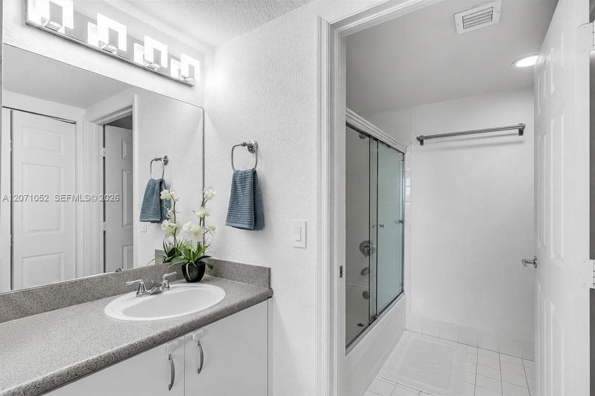 SEYBOLD POINTE CONDO · #607 in Miami - Photo 9