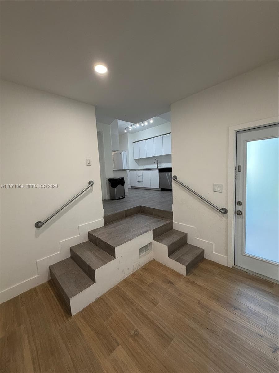 1700 Cortez St photo 11