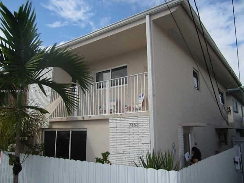 7350 Gary Ave photo 1