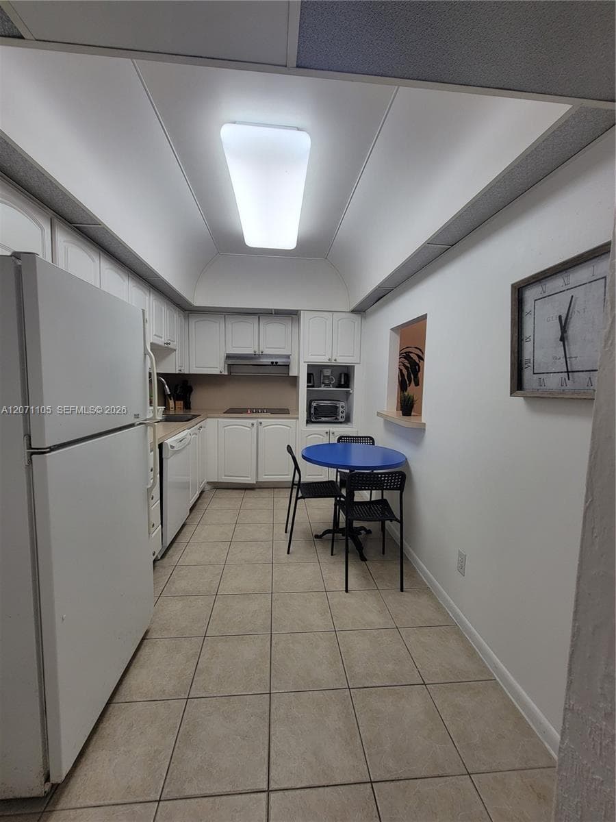 Oceanview Condo Bldg B · #1207 in Sunny Isles Beach - Photo 6