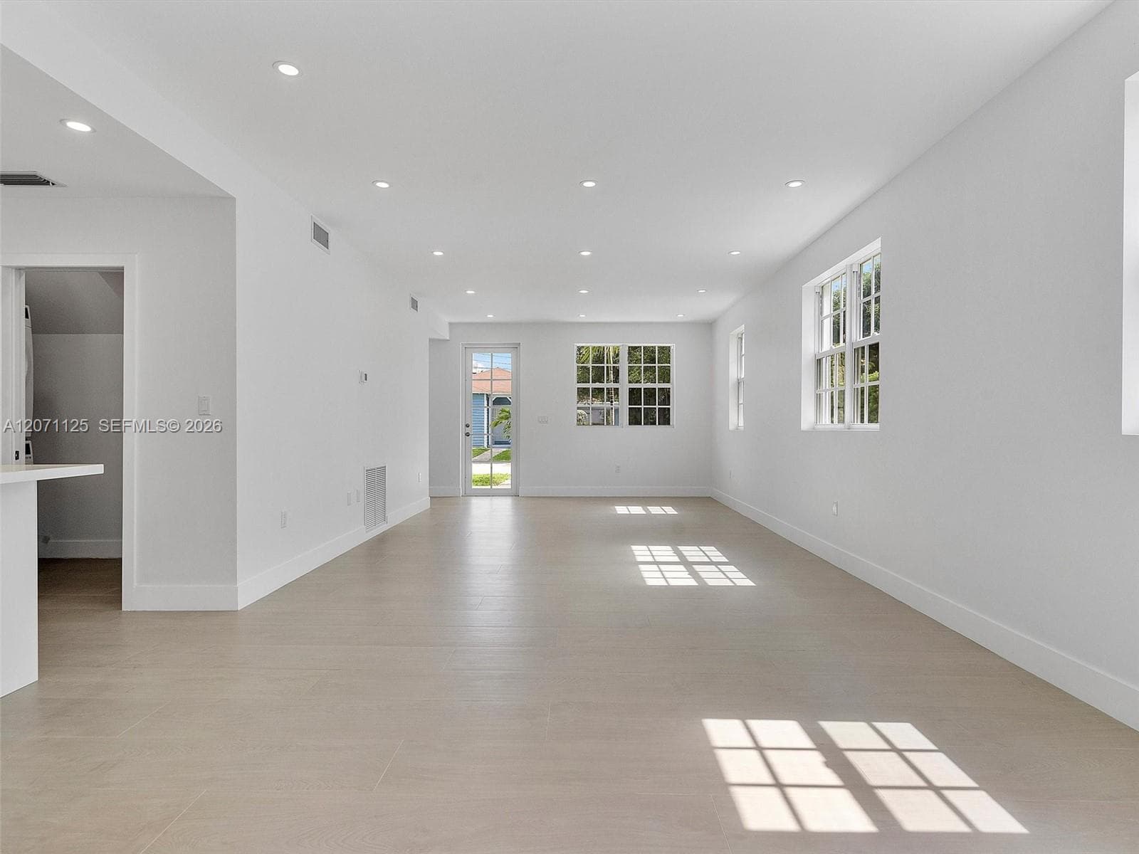 112 Florida Ave photo 6