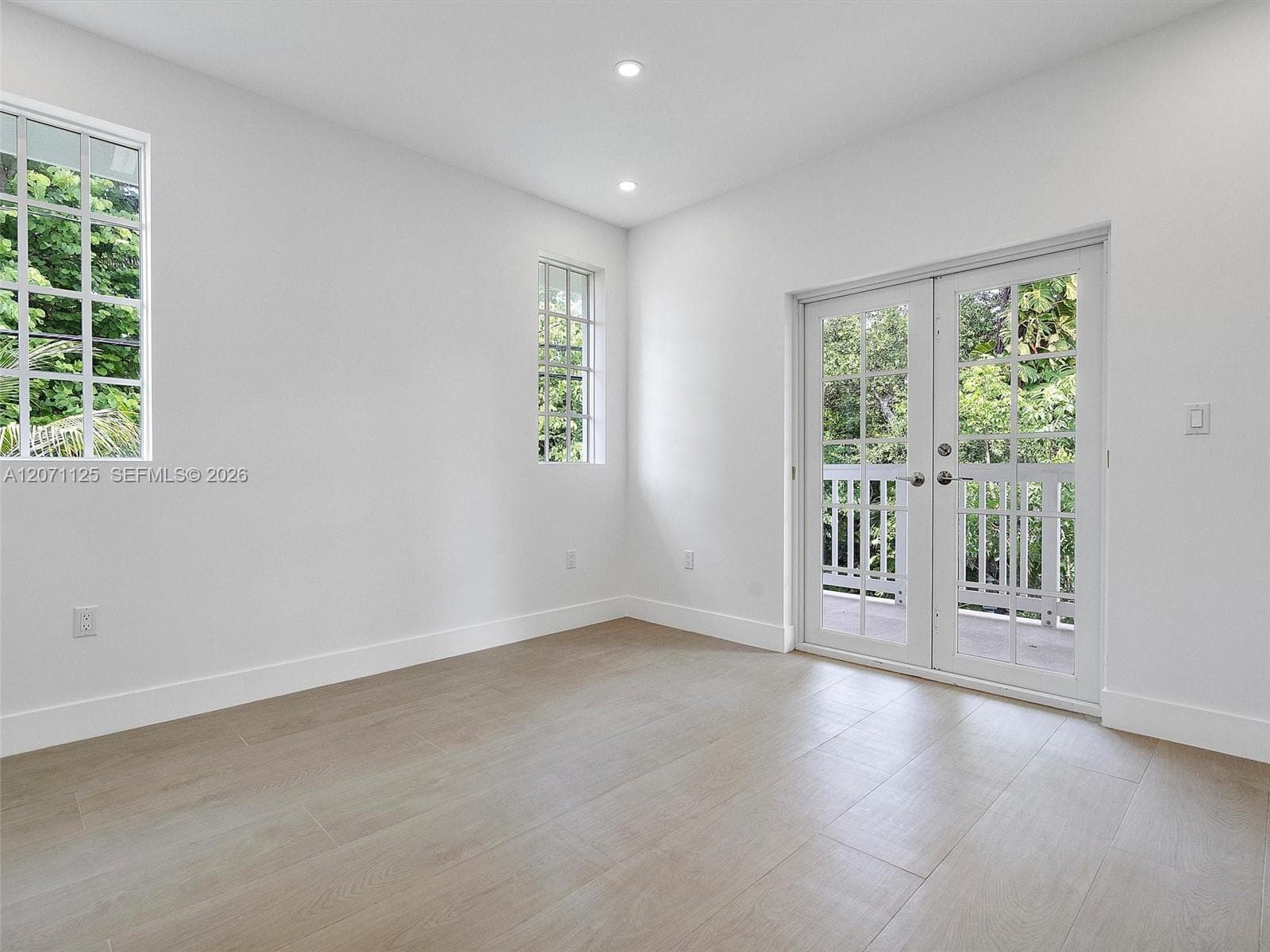 112 Florida Ave photo 17