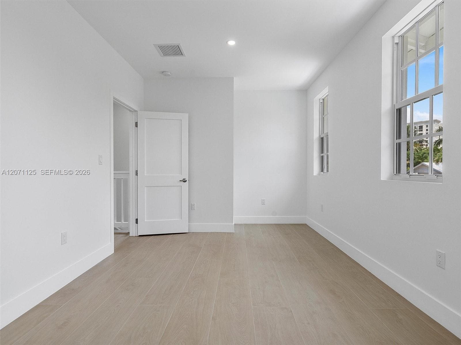 112 Florida Ave photo 28