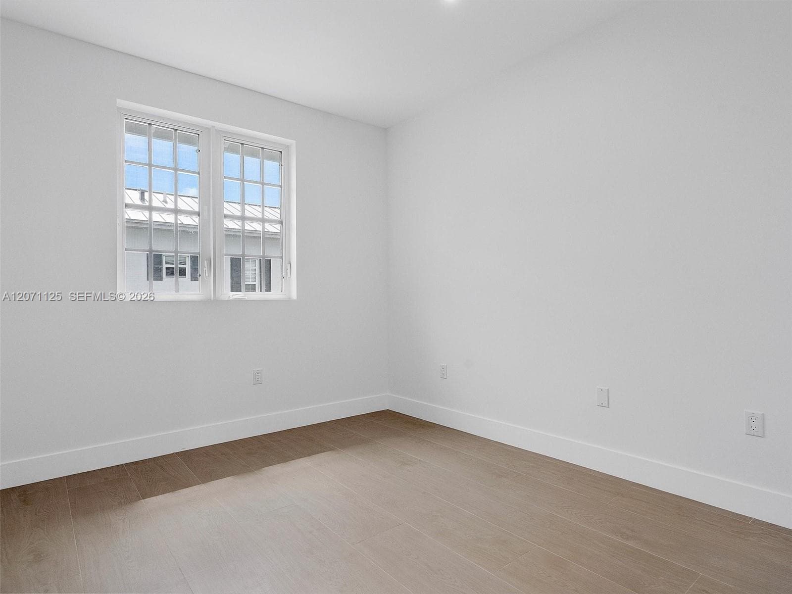 112 Florida Ave photo 30