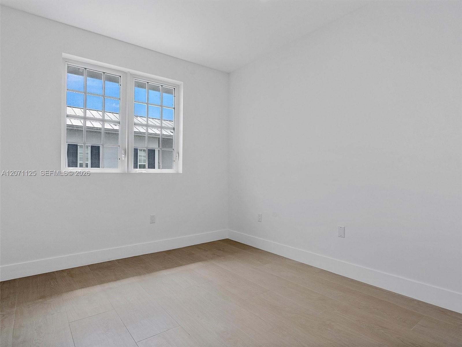 112 Florida Ave photo 33