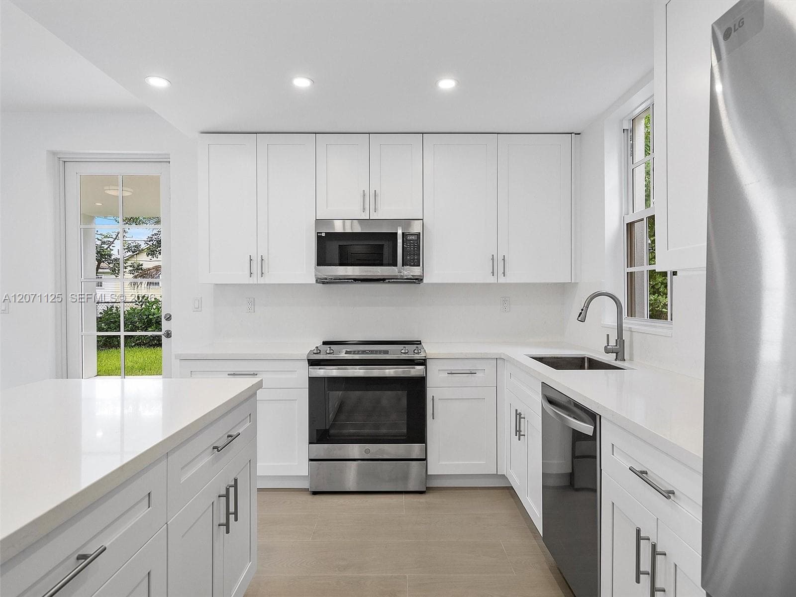 112 Florida Ave photo 8