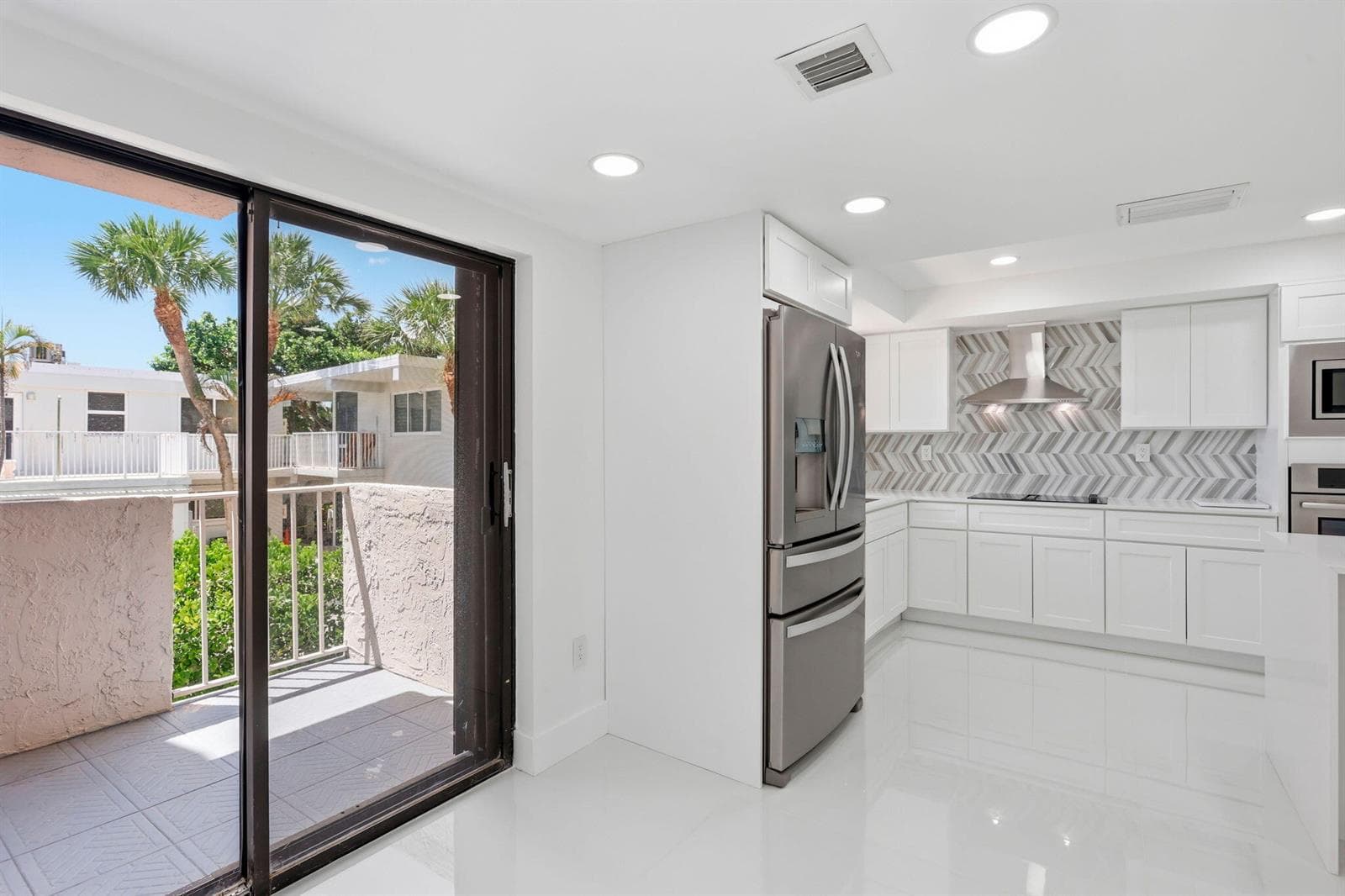 Kitchen/Dining area
