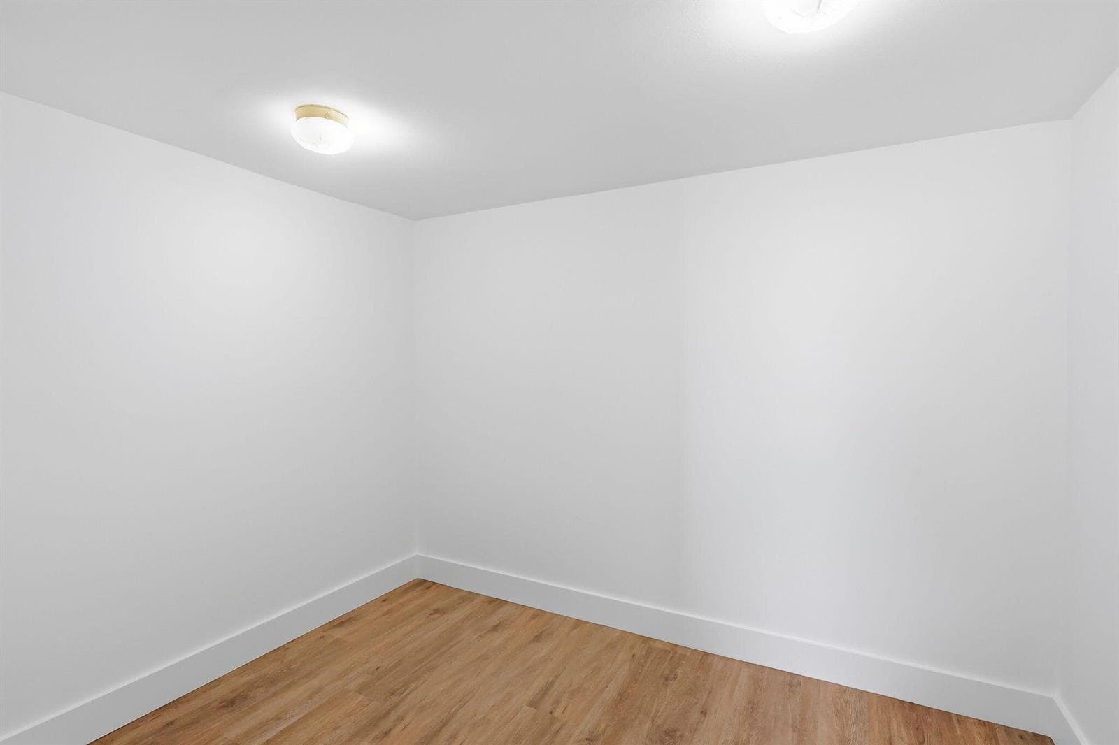 Primary walk in closet