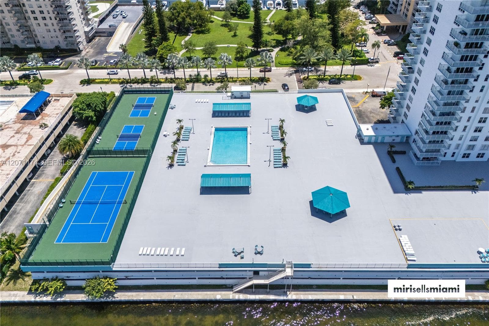 WINSTON TOWERS 500 · #1901 in Sunny Isles Beach - Photo 4