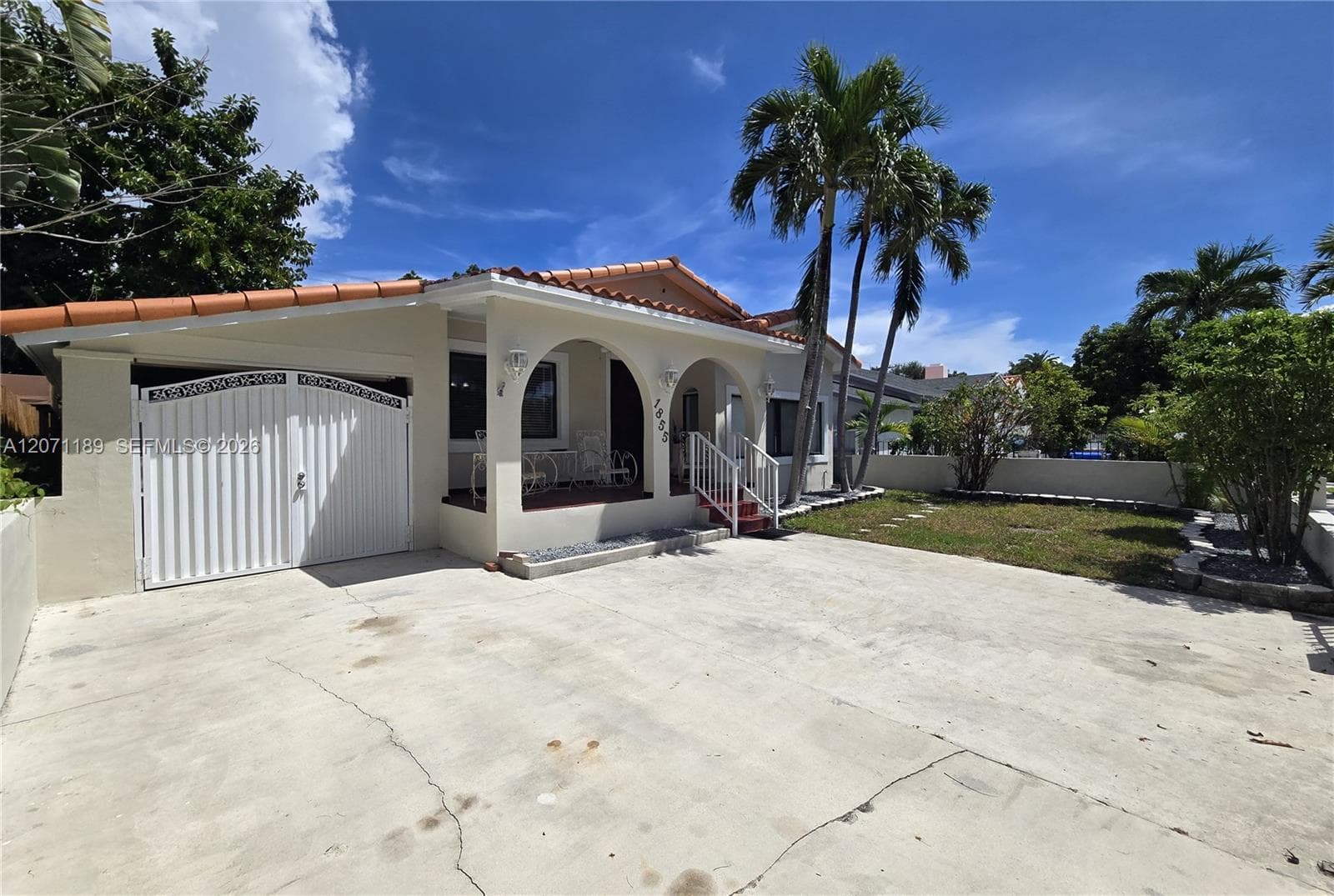 1855 SW 16th Ter photo 2