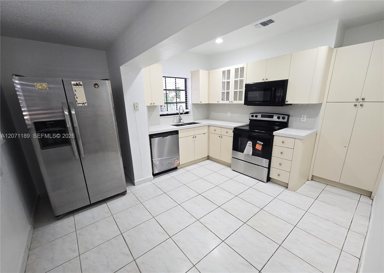 1855 SW 16th Ter photo 9