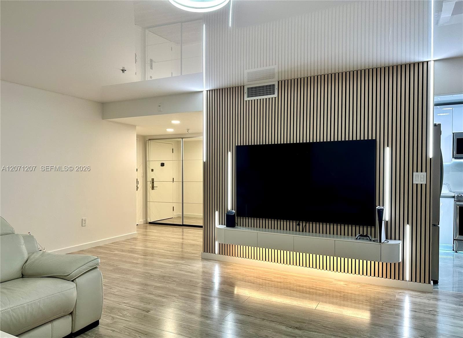 CEDAR GLENN · #205E in Miami - Photo 4