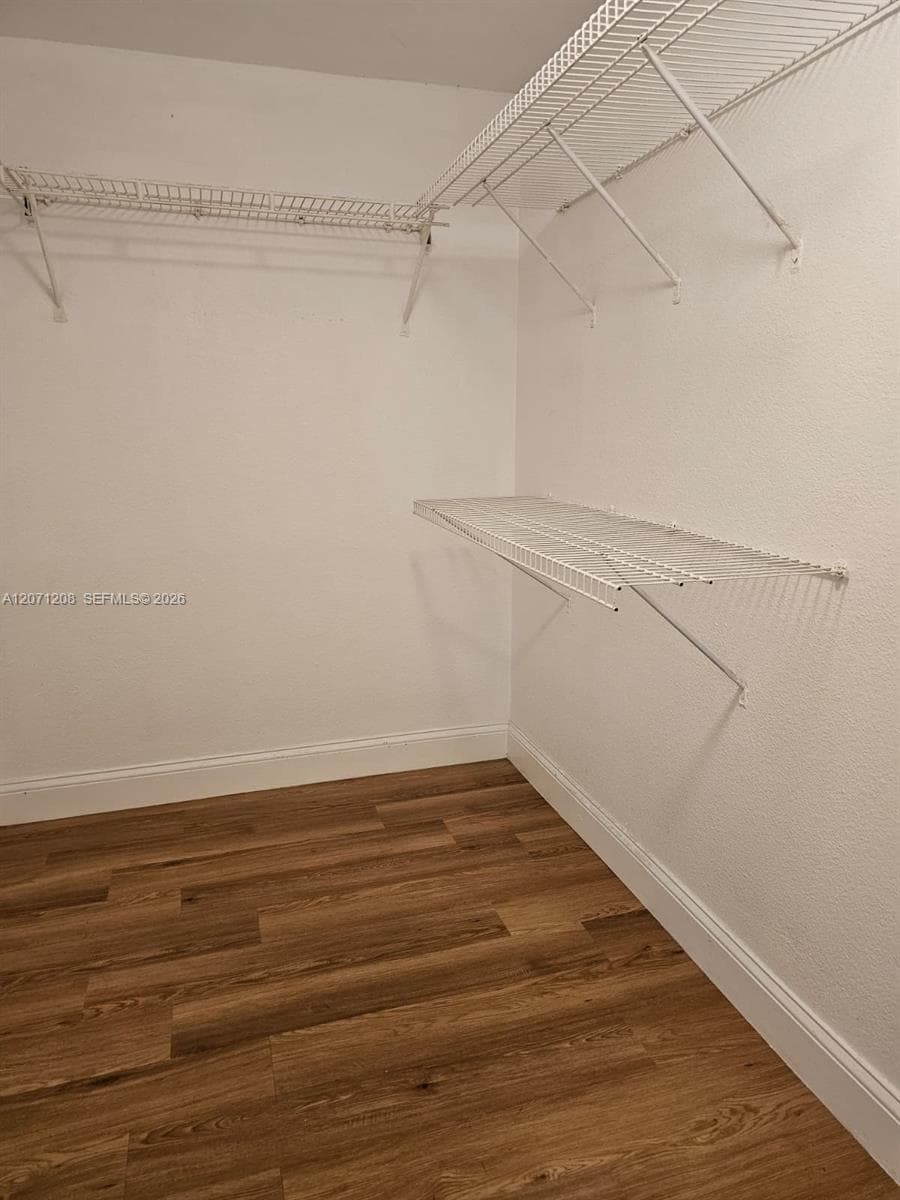 BISCAYNE BEACH CLUB CONDO · #7210 in Miami - Photo 7