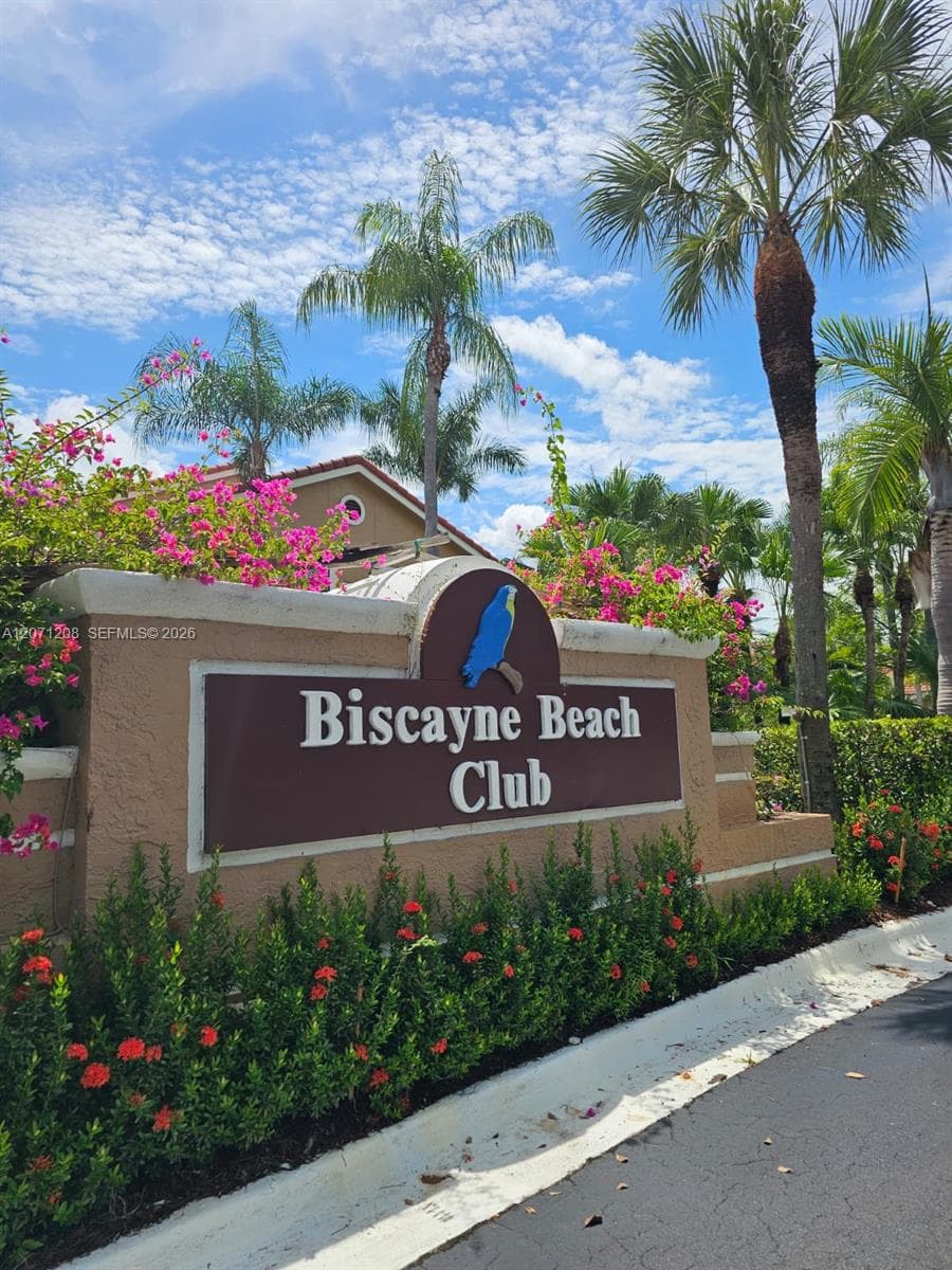 BISCAYNE BEACH CLUB CONDO · #7210 in Miami - Photo 1