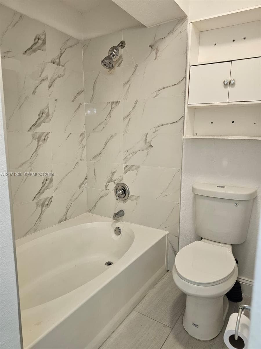 BISCAYNE BEACH CLUB CONDO · #7210 in Miami - Photo 4
