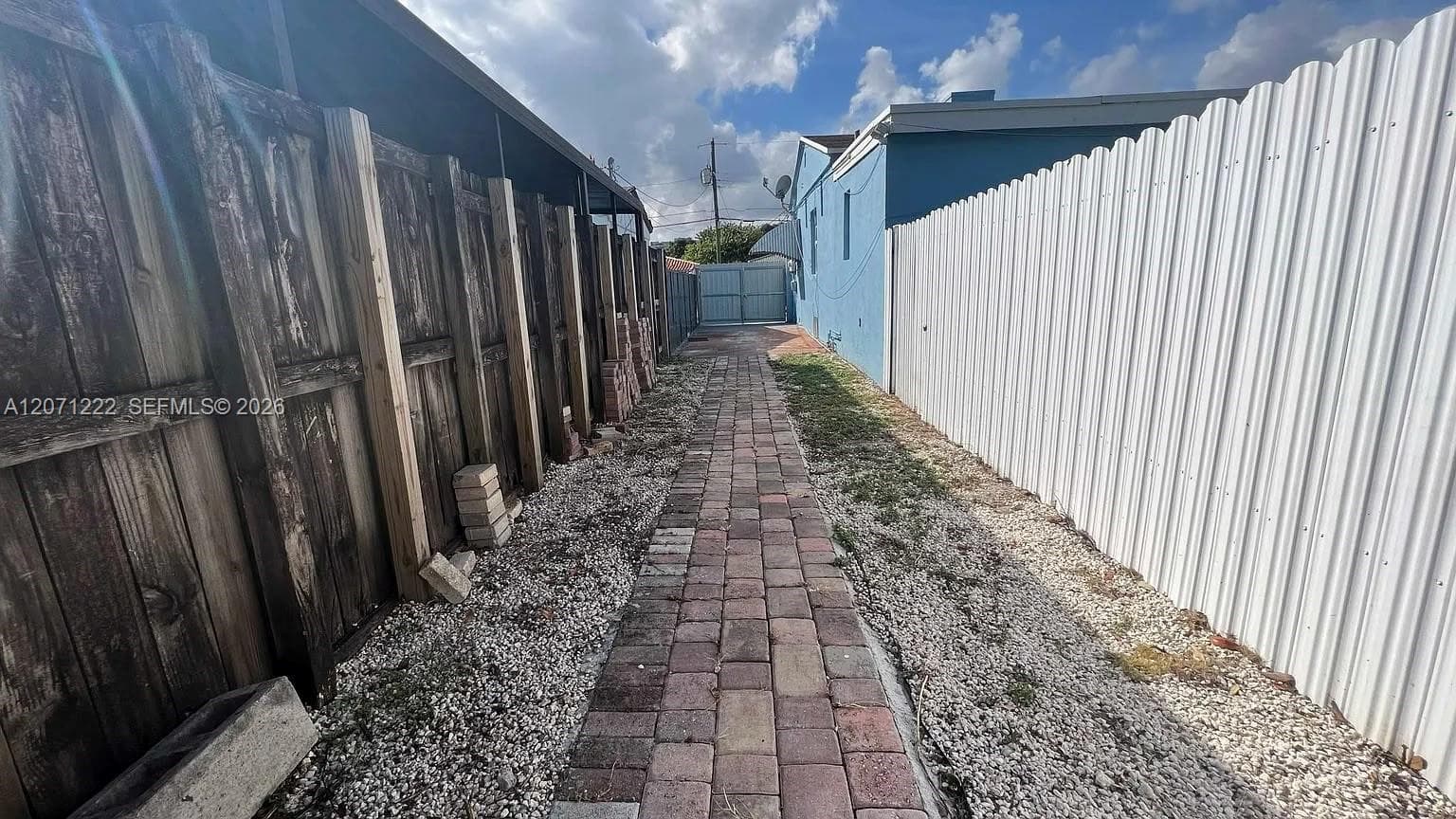 SILVER BLUFF GARDENS · #2 in Miami - Photo 3