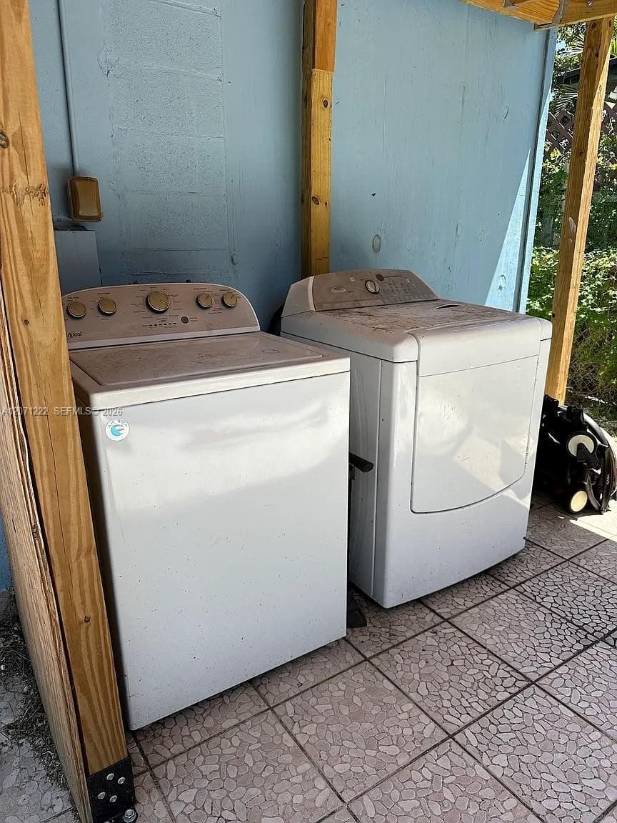 SILVER BLUFF GARDENS · #2 in Miami - Photo 11