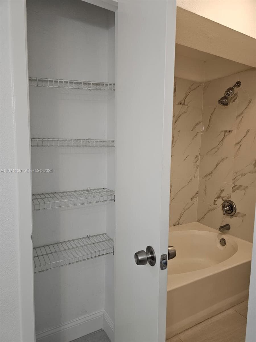 BISCAYNE BEACH CLUB CONDO · #7210 in Miami - Photo 12
