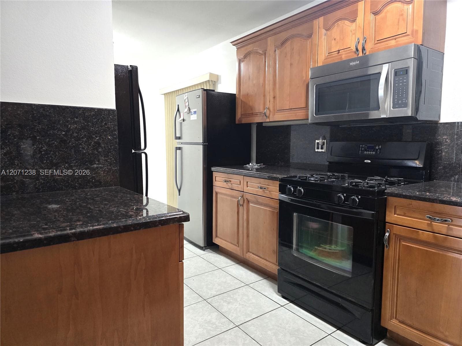 515 Hunter St photo 3