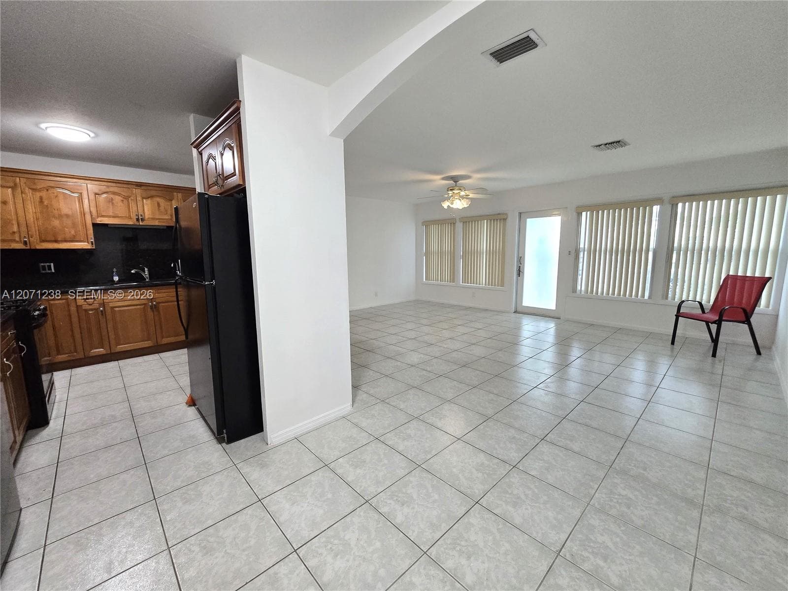 515 Hunter St photo 5