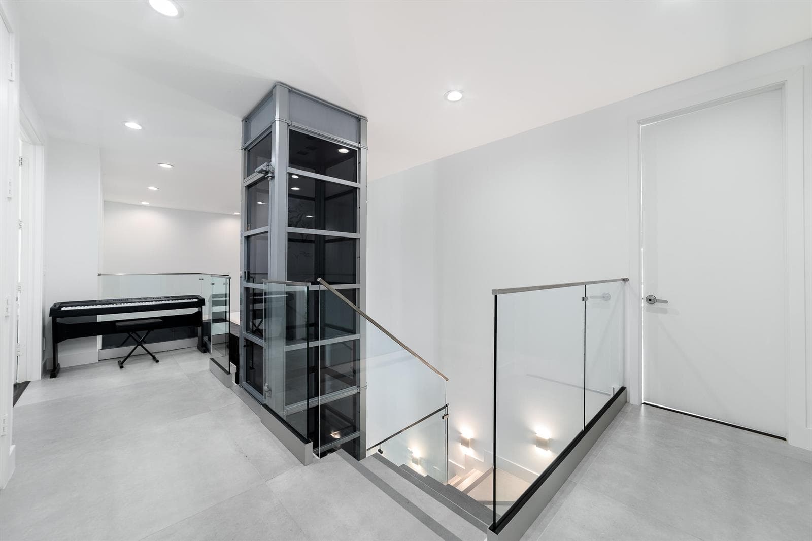 Elevator / second floor