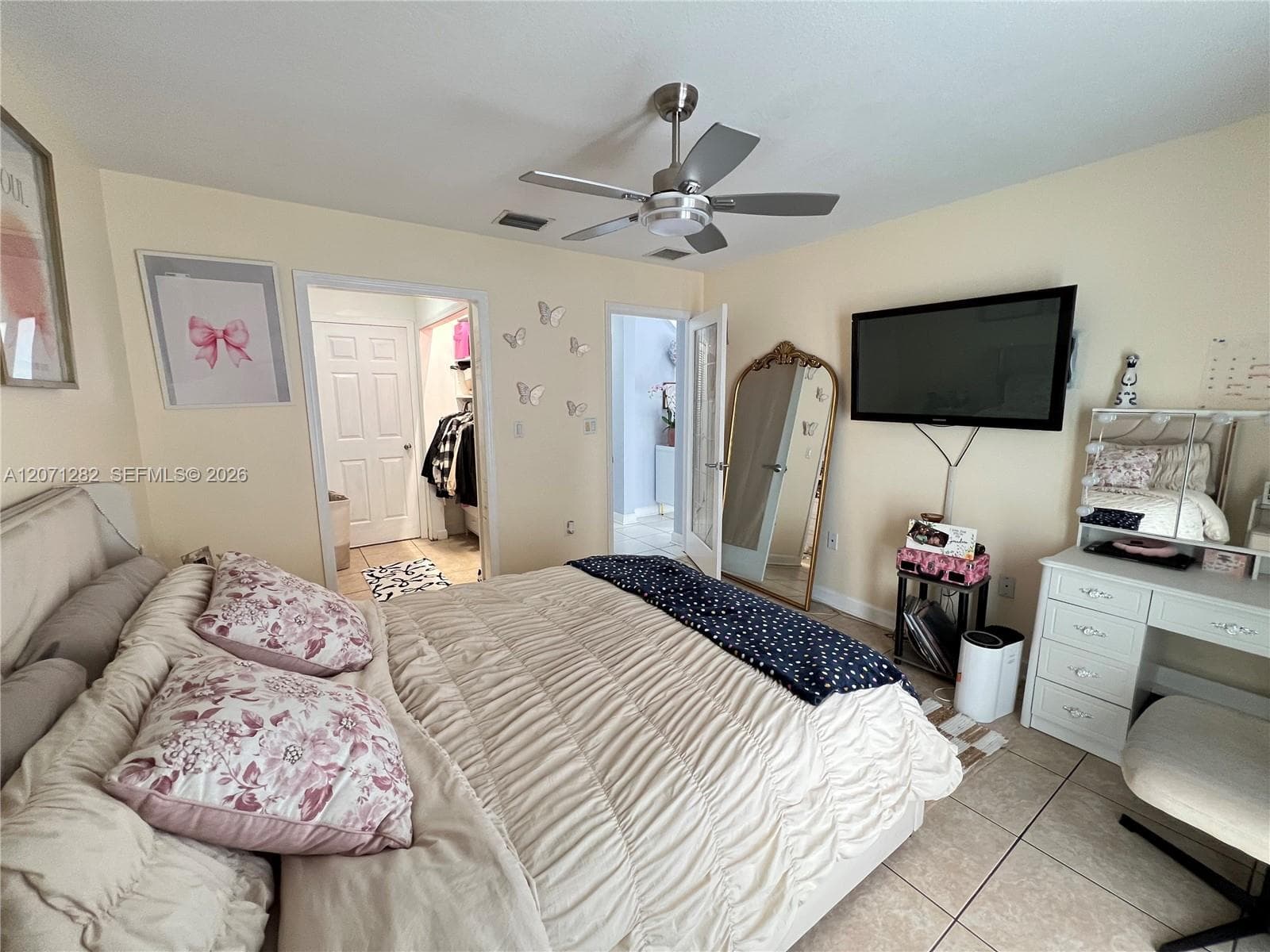 Downstairs bedroom with private entrance