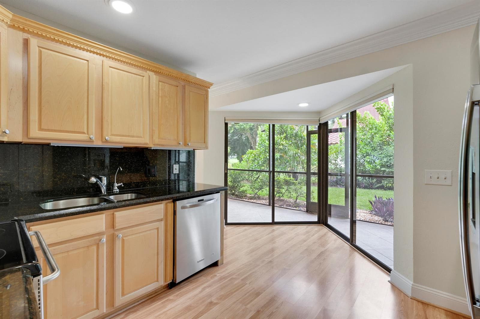 Kitchen/Breakfast Nook