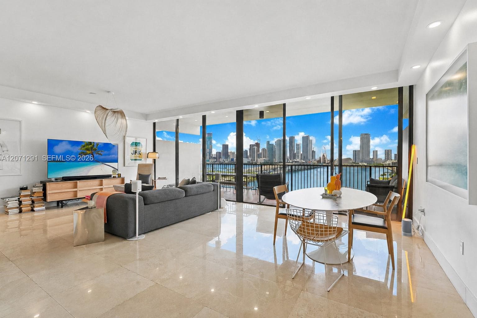 1000 Venetian Way · #1108 in Miami - Photo 2