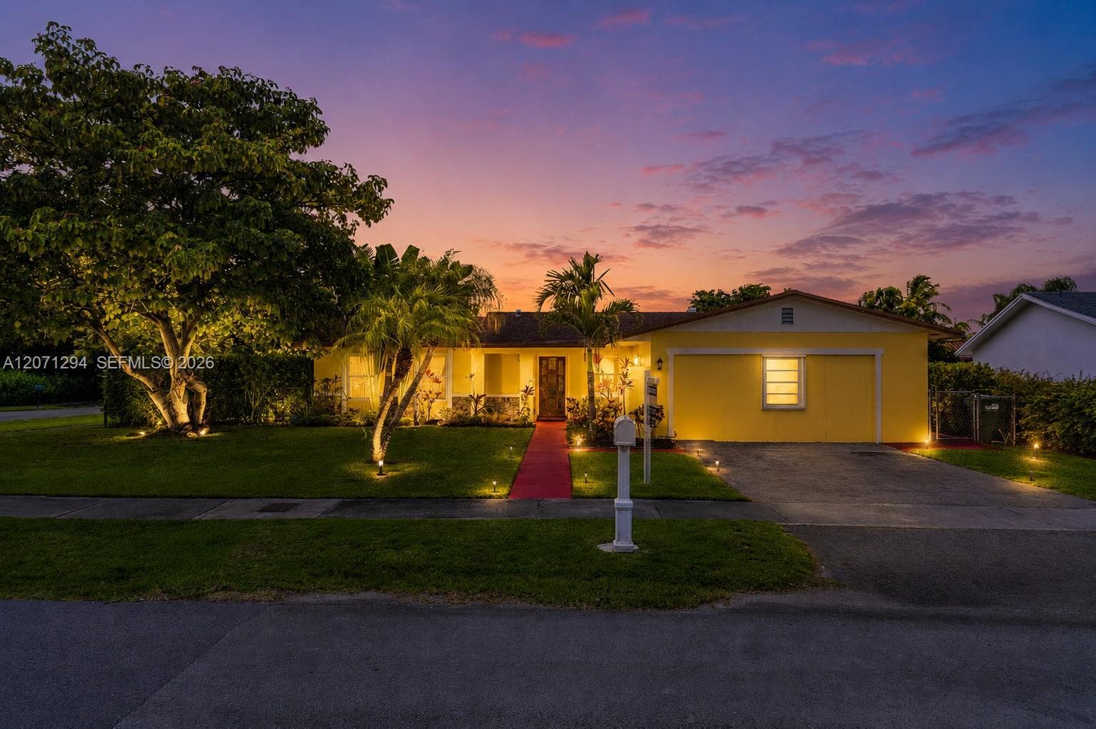 12900 SW 81st St photo 2