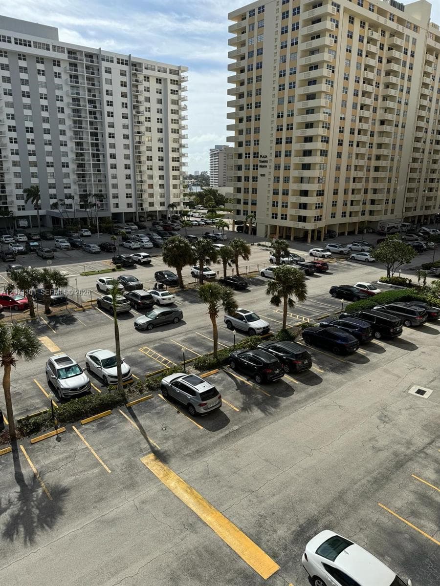 IMPERIAL TOWERS CONDO · #514 in Hallandale Beach - Photo 4