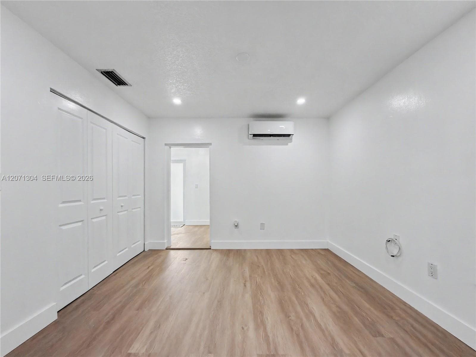13710 SW 18th Ter photo 26