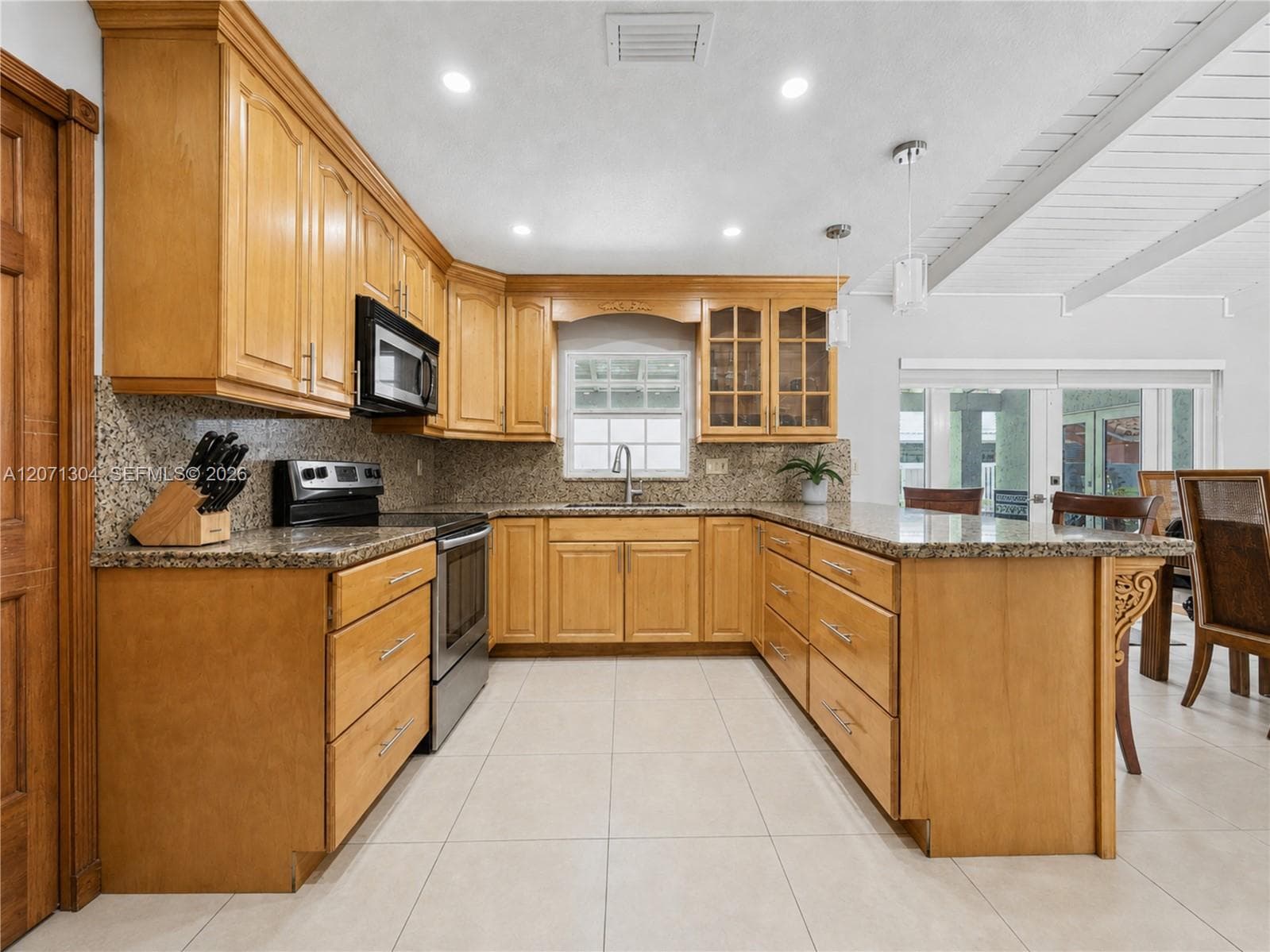 13710 SW 18th Ter photo 9
