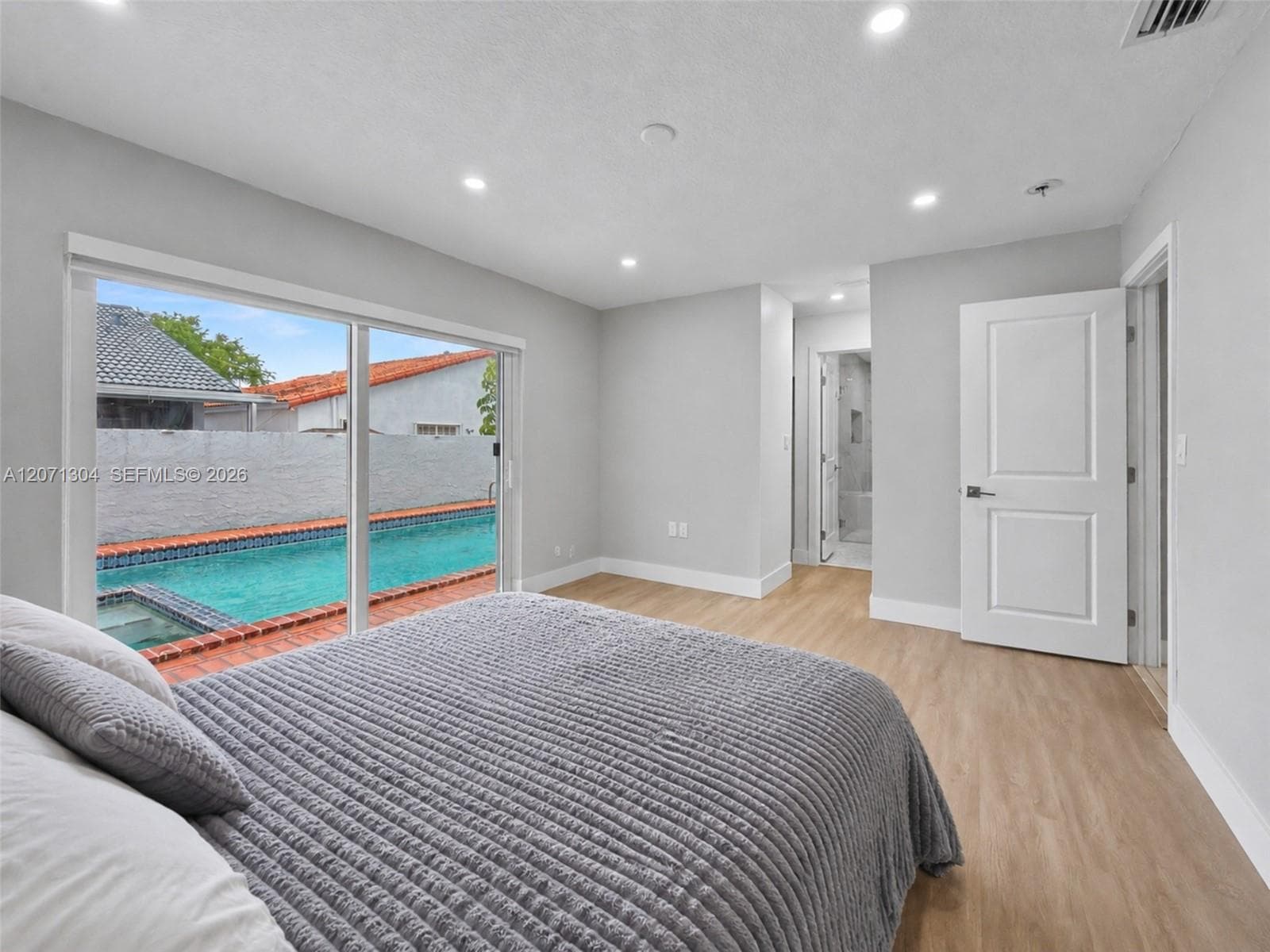 13710 SW 18th Ter photo 41