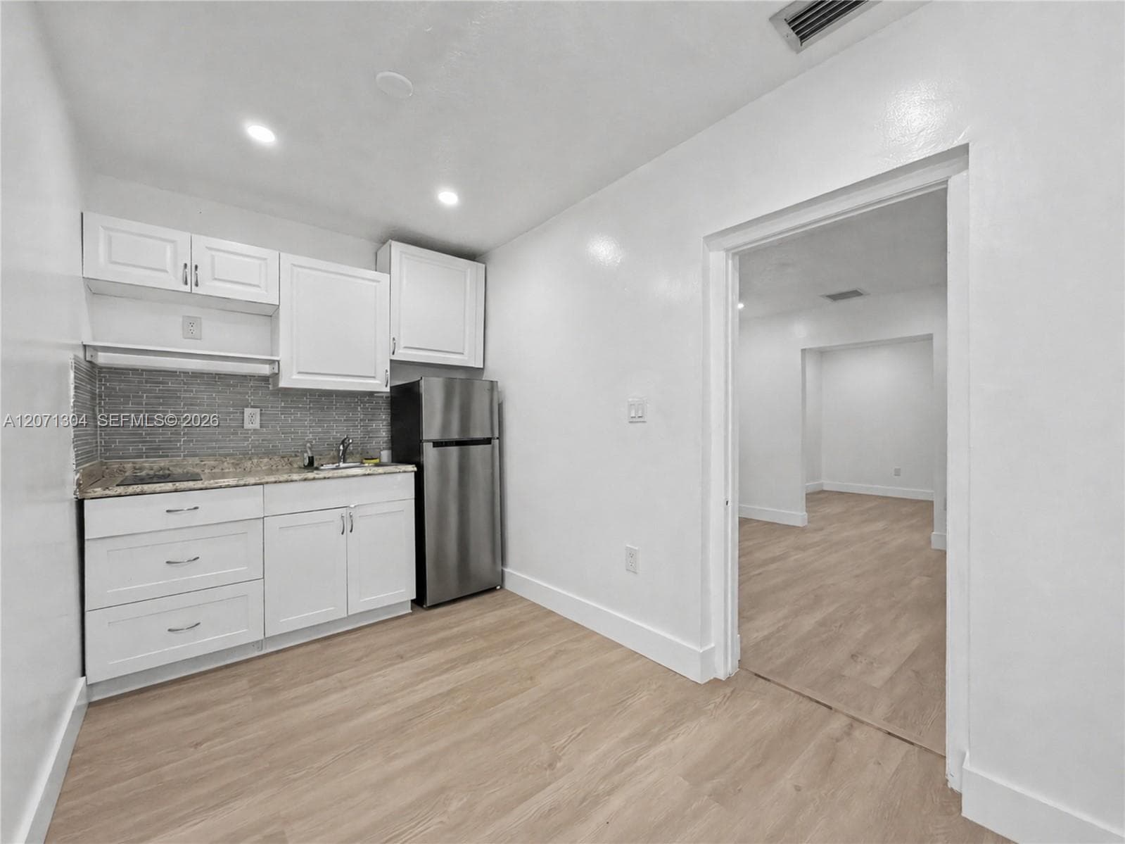13710 SW 18th Ter photo 11