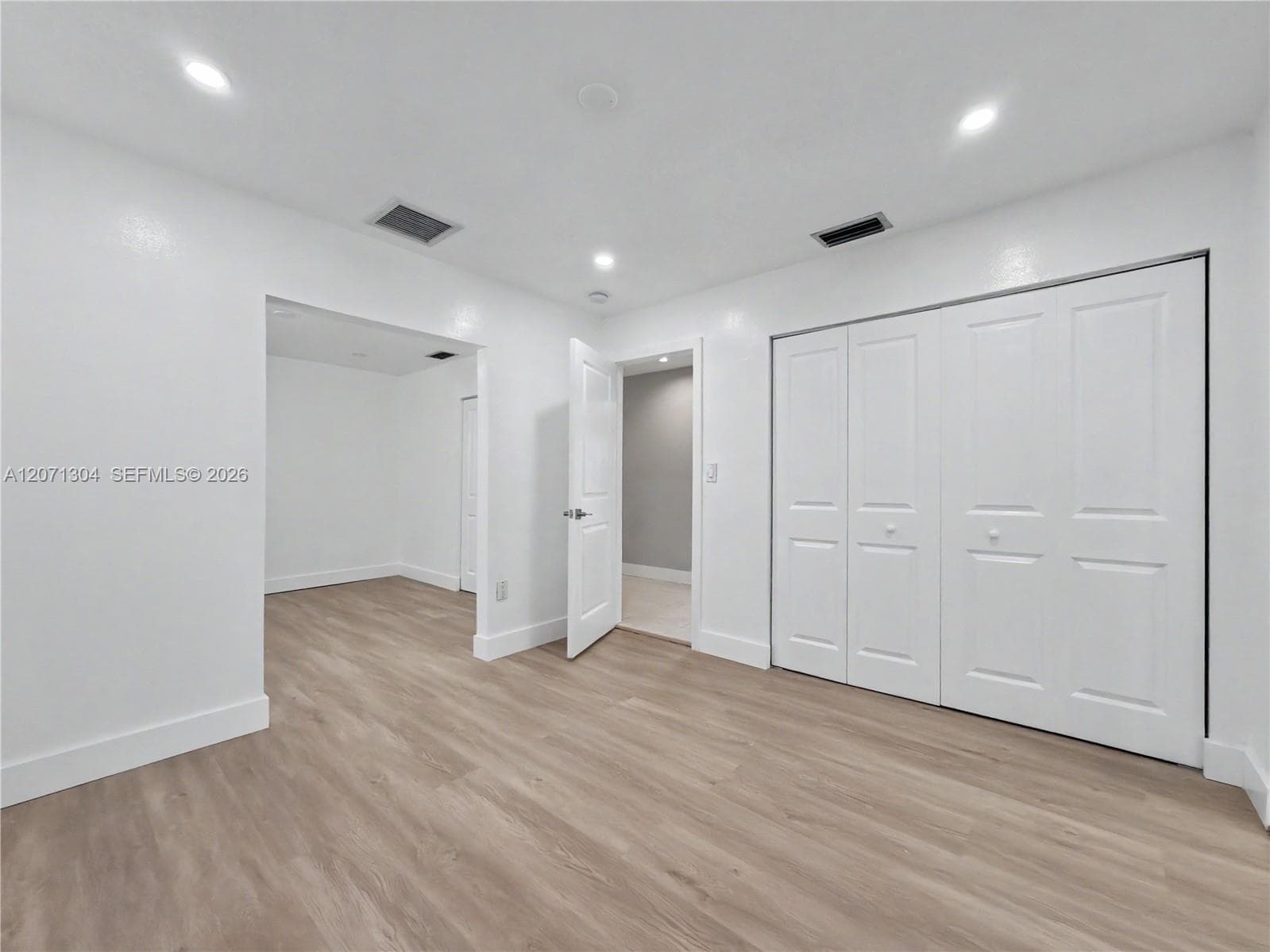 13710 SW 18th Ter photo 29