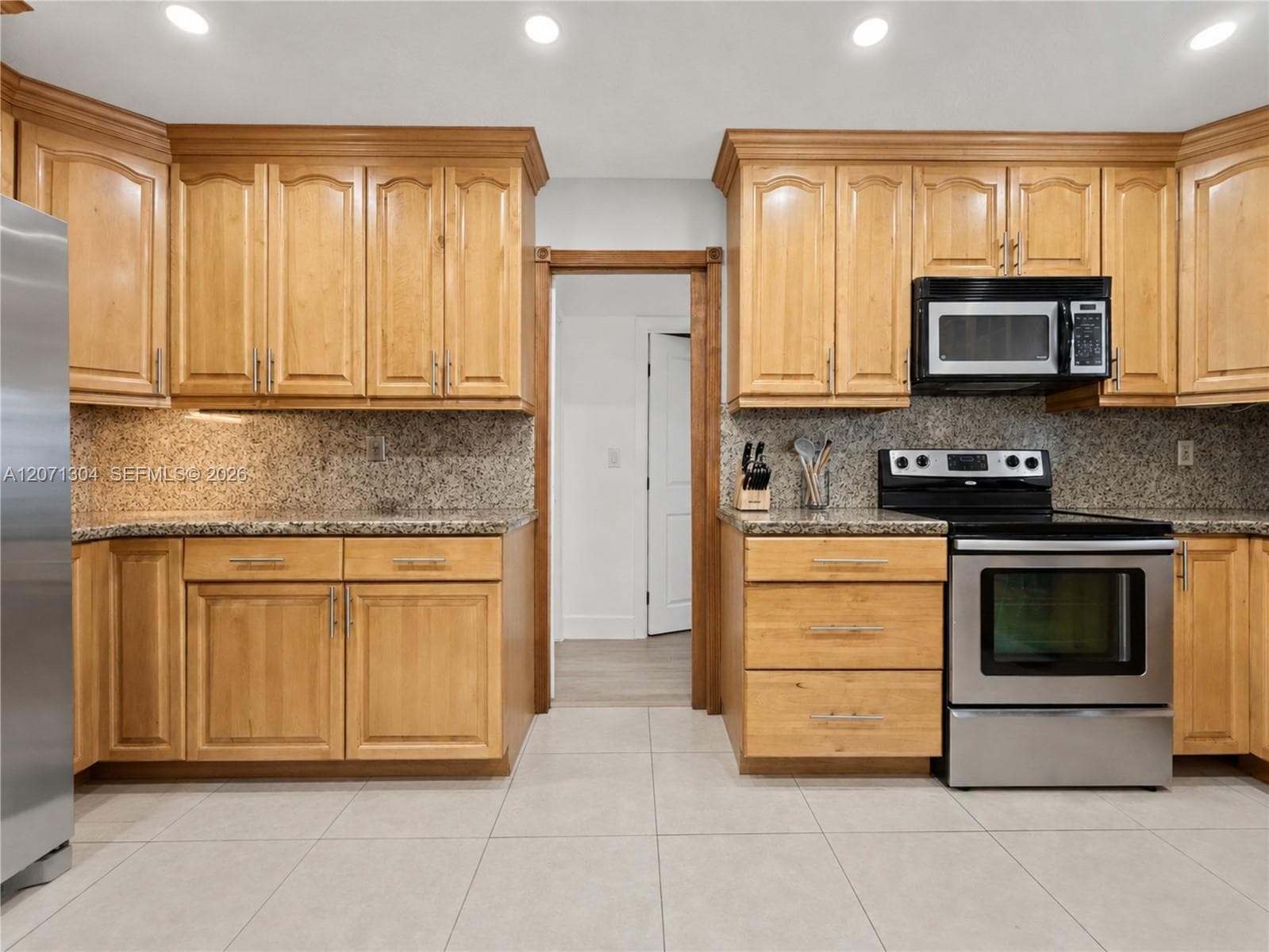13710 SW 18th Ter photo 8