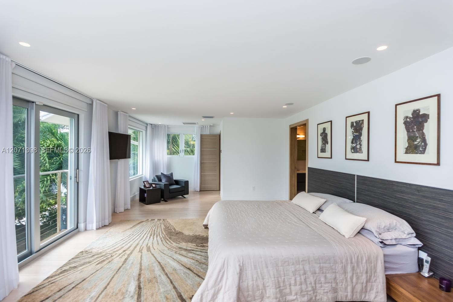 455 E Dilido Dr photo 32