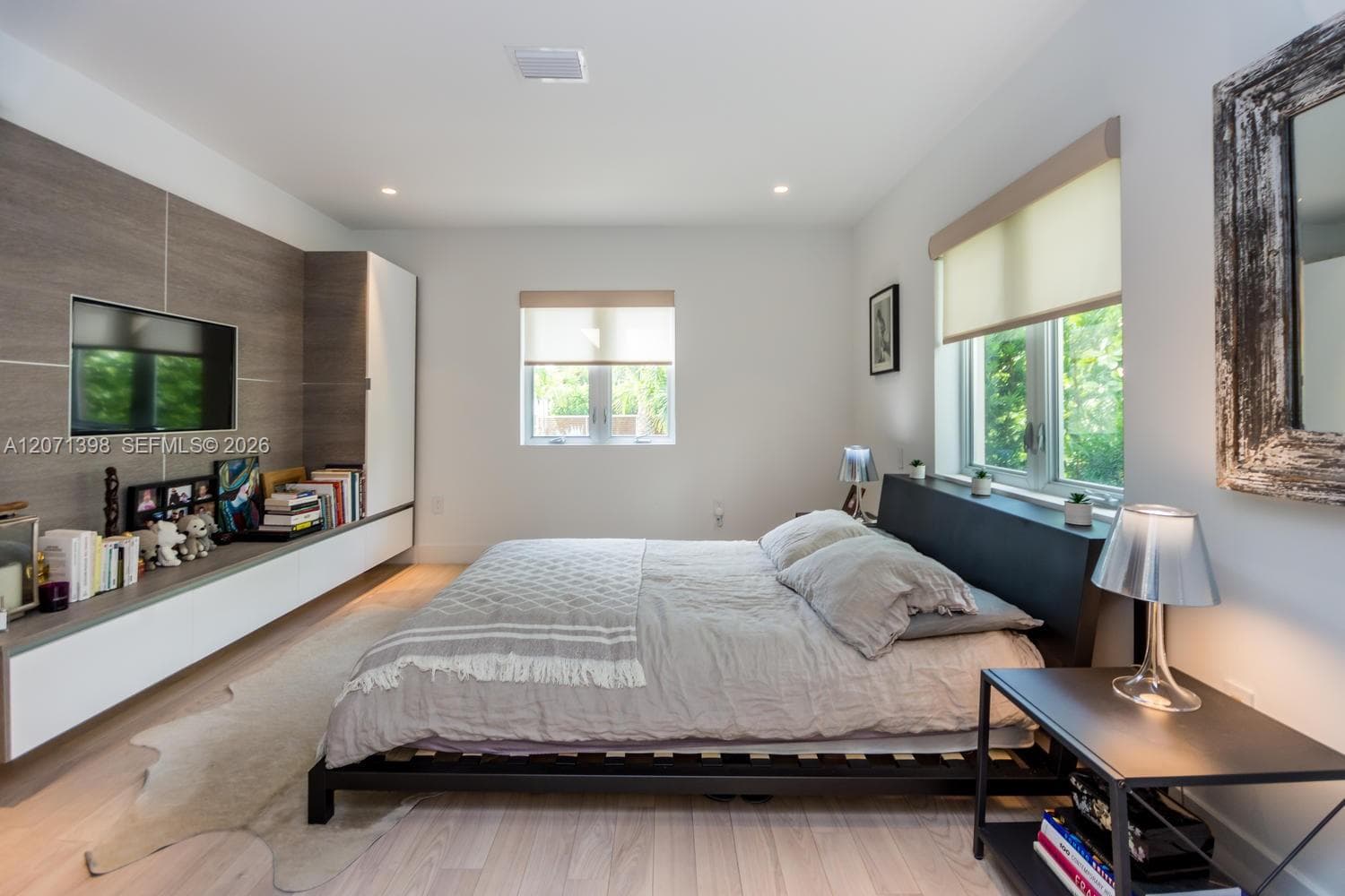 455 E Dilido Dr photo 37