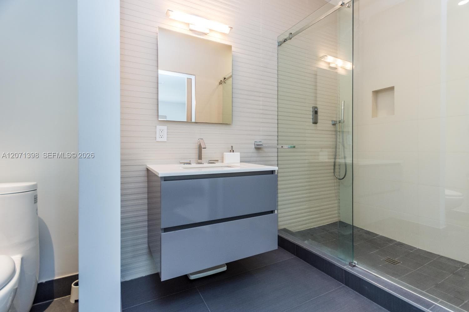 455 E Dilido Dr photo 39