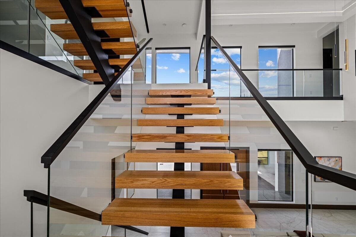 LOFT ENTRY