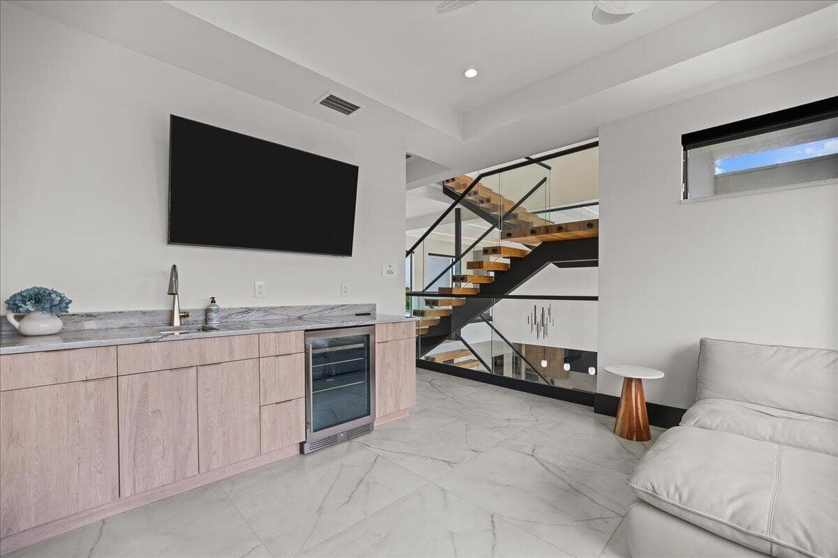 LOFT BAR