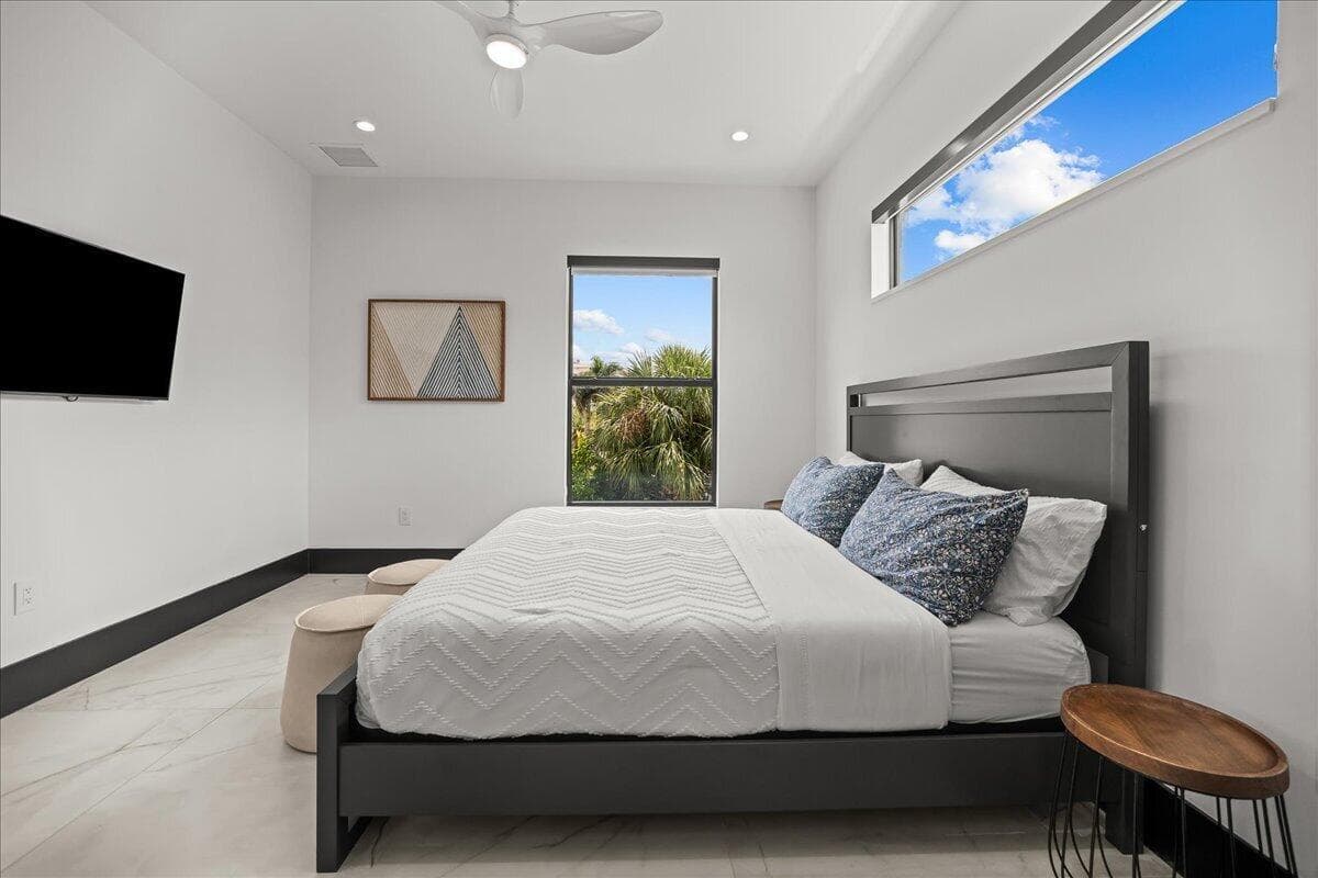BEDROOM4