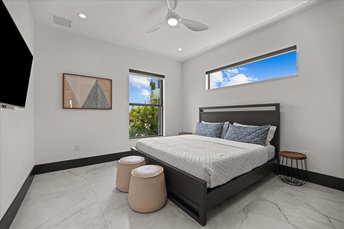 BEDROOM4