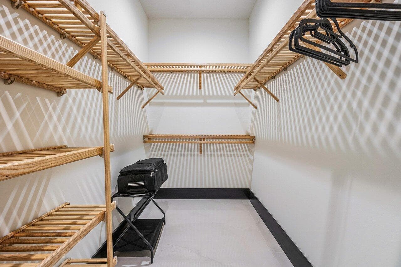 MASTER 2 CLOSET